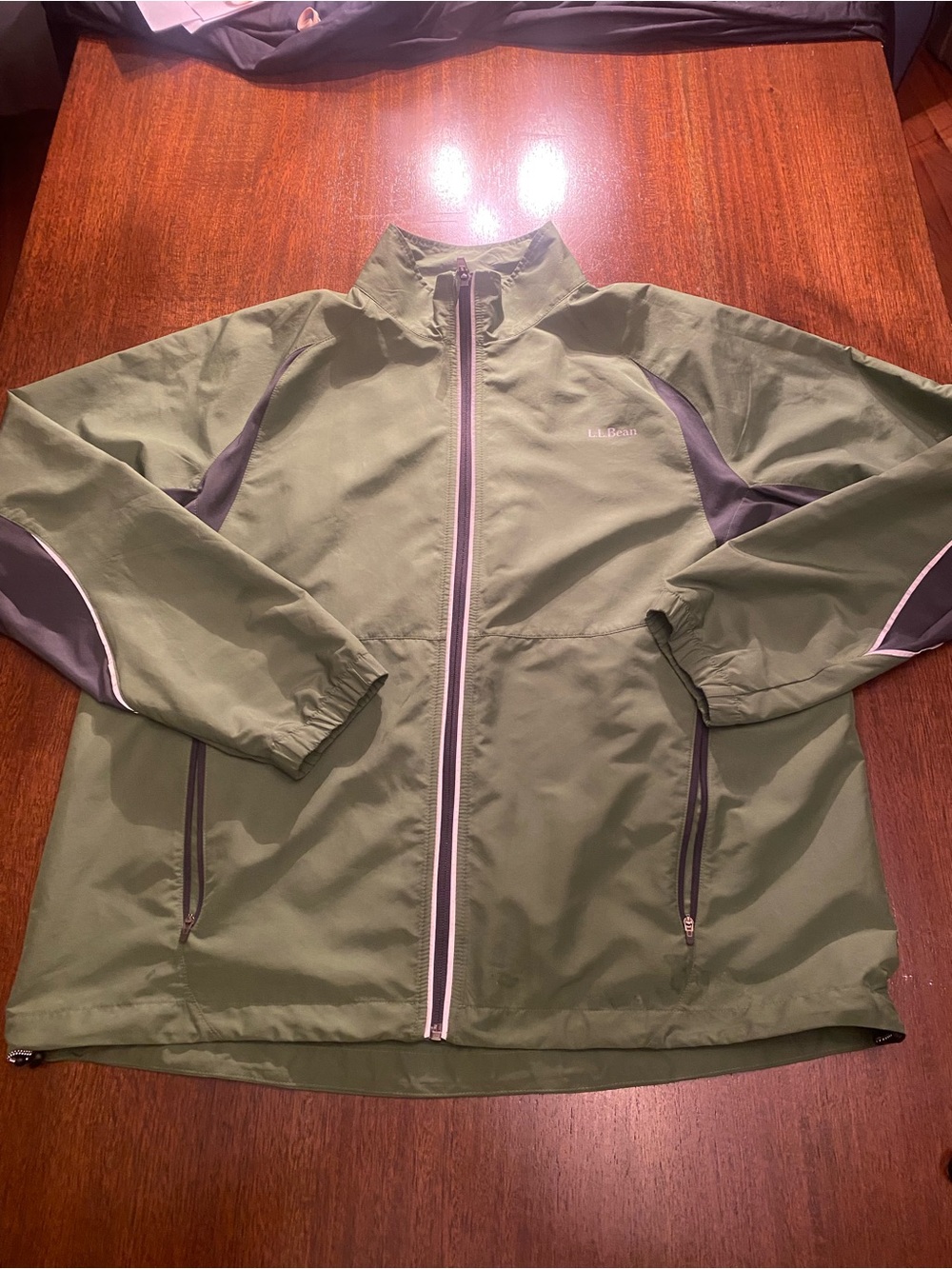 L.L.Bean Men’s Size Large Lightweight Windbreaker Jacket Green gray Full Zip EUC